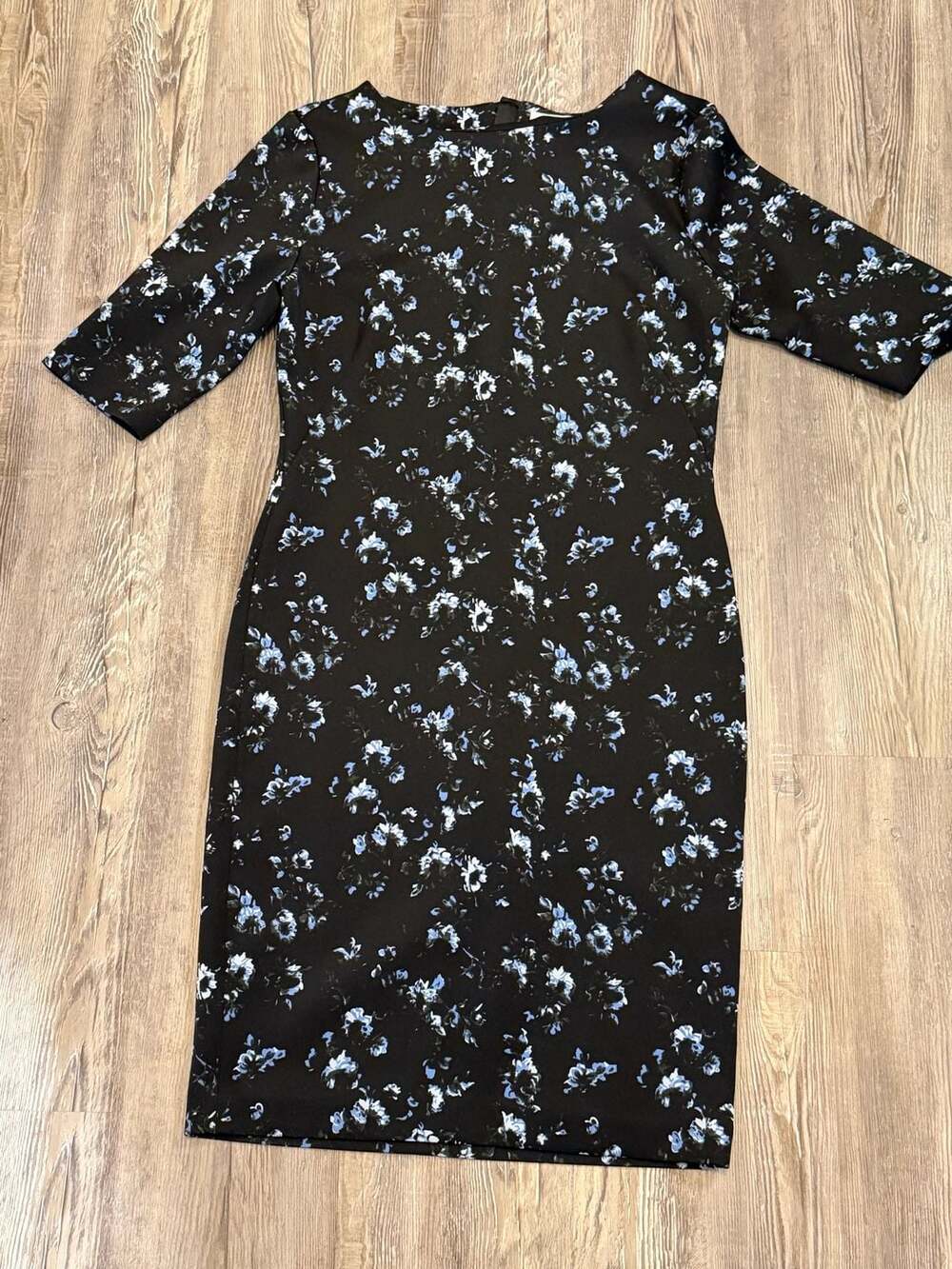 Carmen Marc ValvoBlack Blue Floral Half Sleeve Sheath Dress Size S